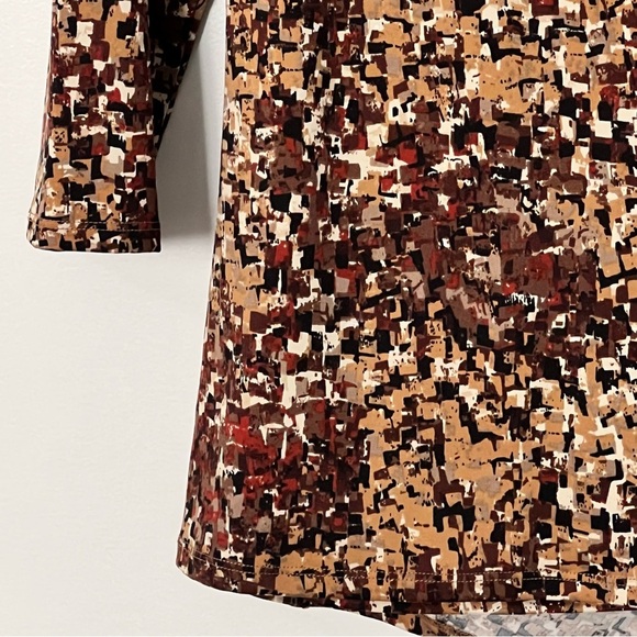 Brown Tan Wrap Top Size XL Abstract Artsy 3/4 Sleeve Dressbarn Blouse V-Neck LNC - Picture 8 of 12
